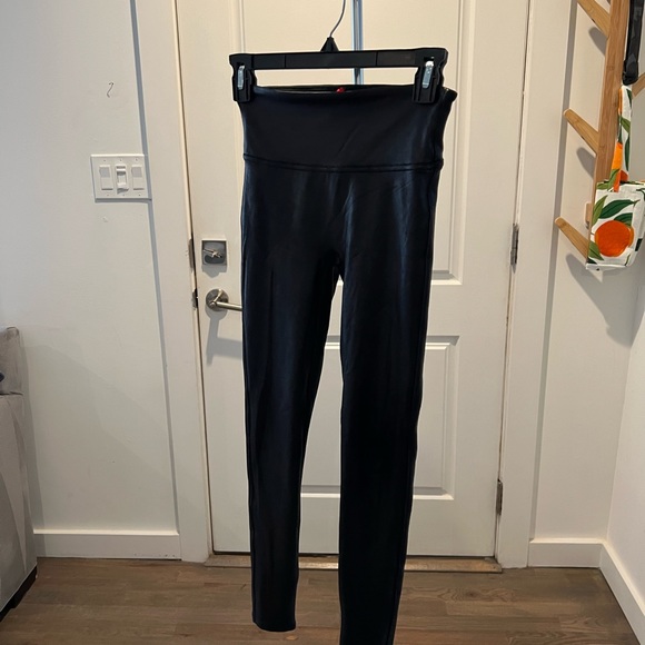 Spanx Faux Leather Leggings - Picture 6 of 10